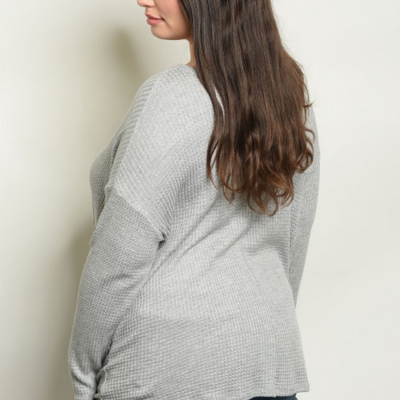 GRAY PLUS SIZE TOP - Picture 2 of 2